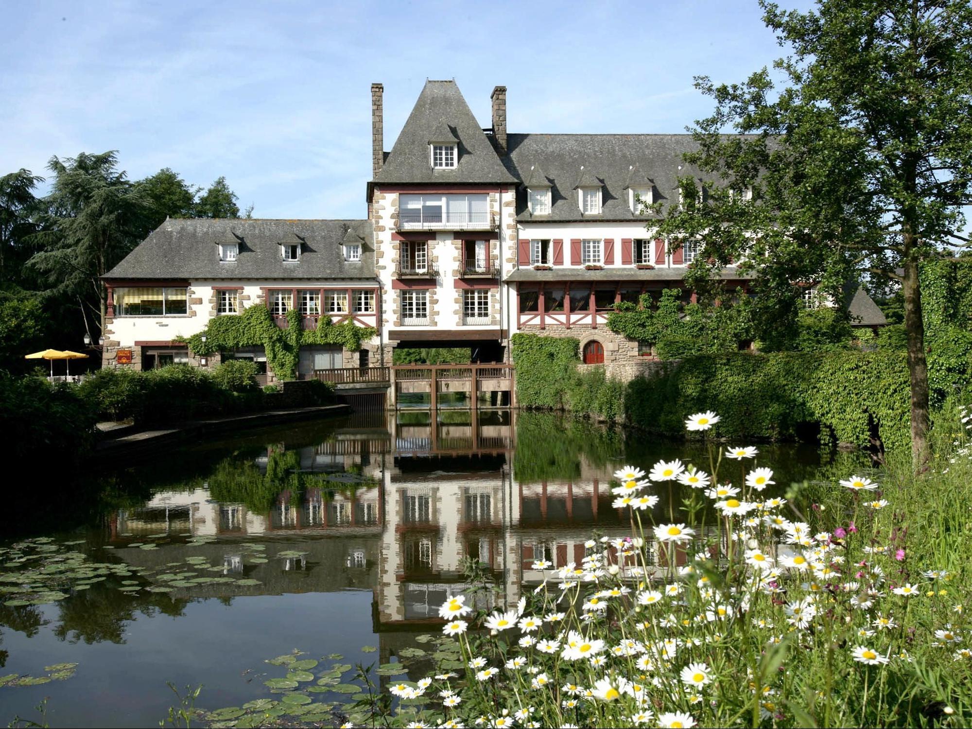 Logis Ar Milin Hotel Chateaubourg  Exterior photo